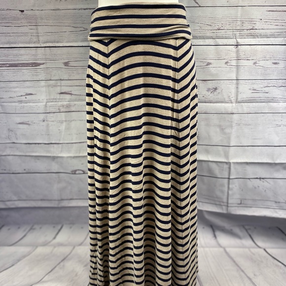 GAP Navy/Tan Striped Maxi Skirt - L - Picture 2 of 4